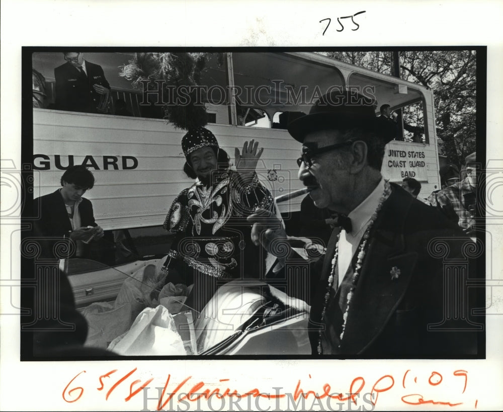 1982 Ben Volo Prepares for Krewe of Venus Parade at Mardi Gras - Historic Images