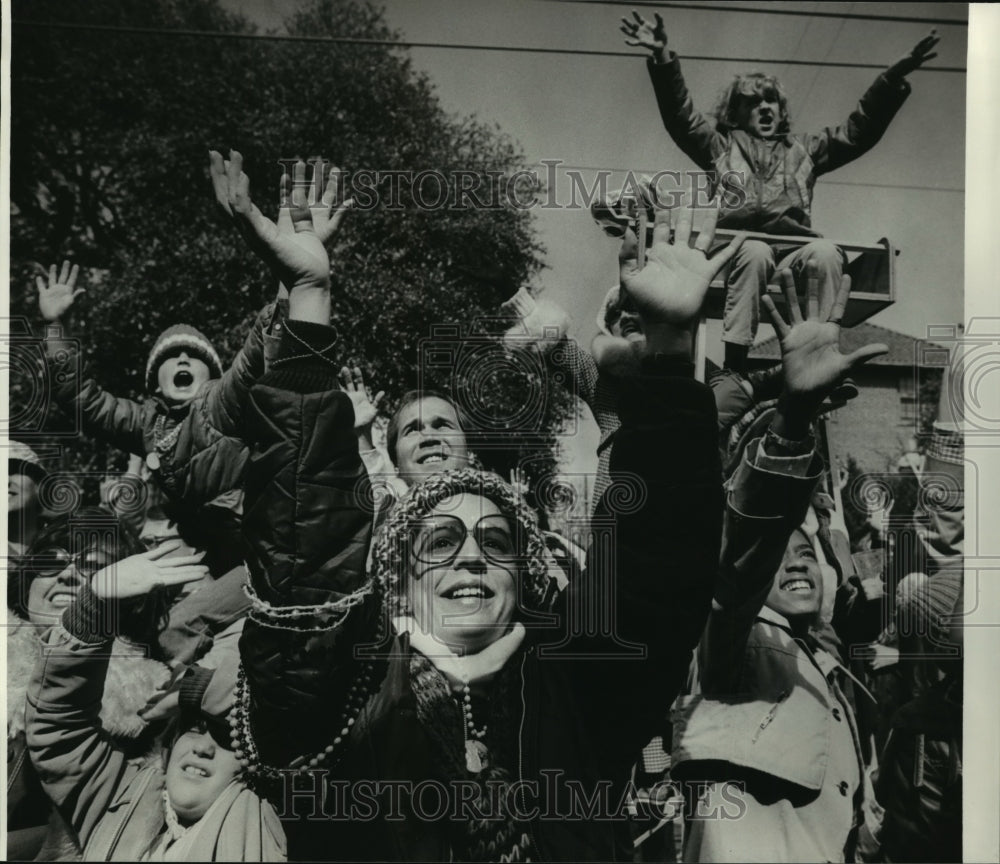 1980 Carnival Parade - Historic Images