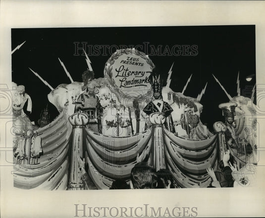 1977 Carnival Parade - Historic Images