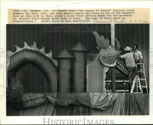 1982 Carnival Parade - Historic Images