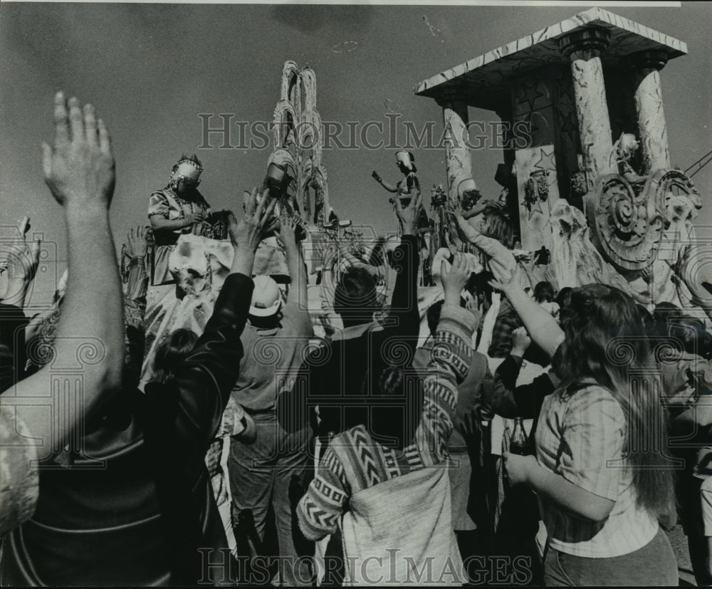 1977 Carnival Parade  - Historic Images