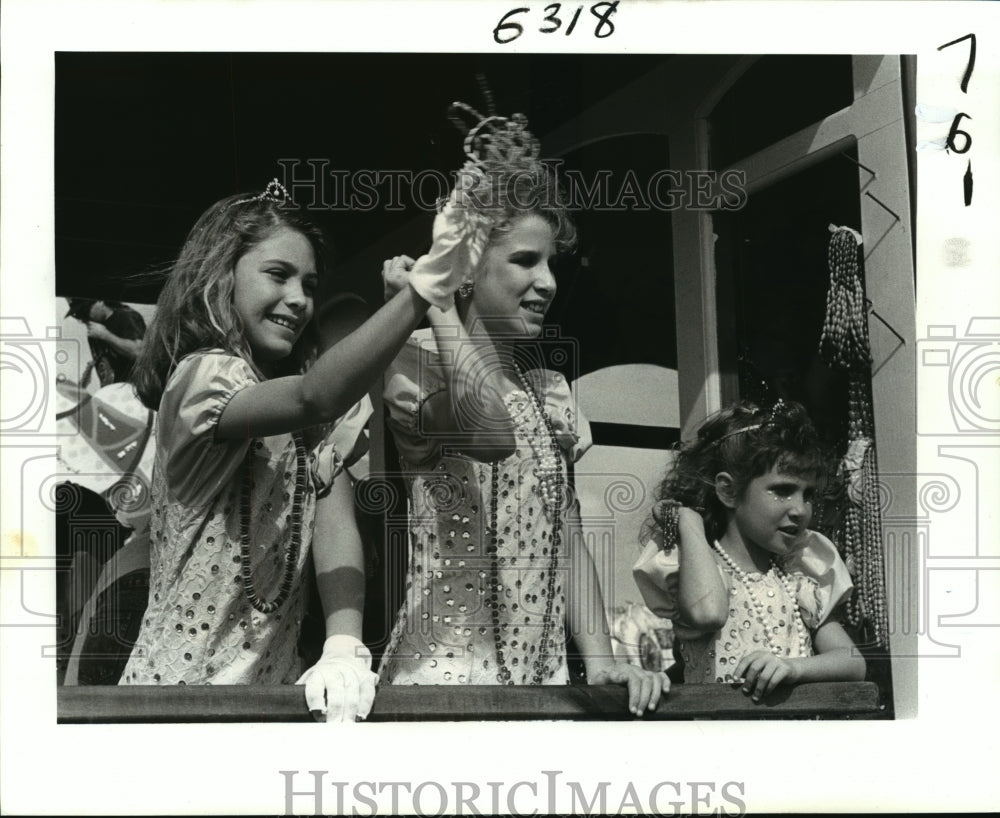 1989 Carnival Parade  - Historic Images