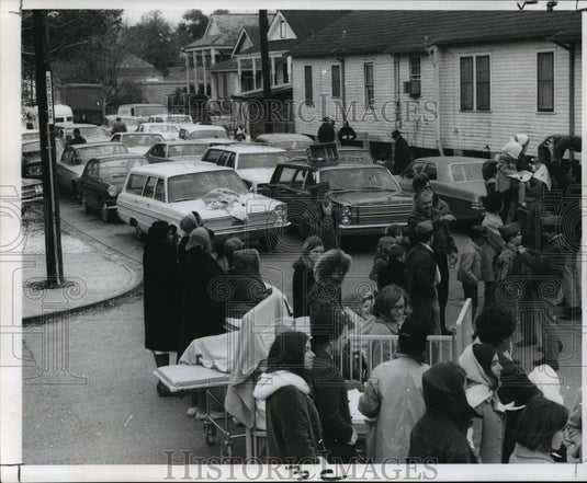 1969 vehicles parked illegally on Mardi Gras at the Thoth parade - Historic Images