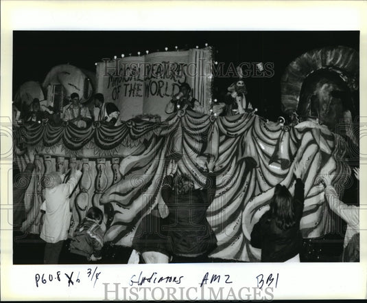 1994 Carnival Parade - Historic Images