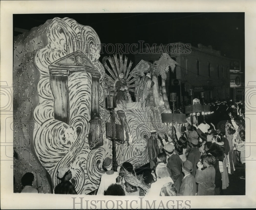 1972 Carnival Parade  - Historic Images