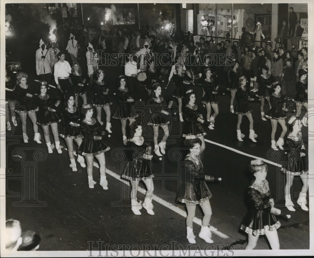 1963 Carnival Parade - Historic Images