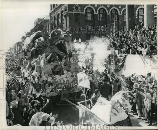 1967 Carnival Parade - Historic Images
