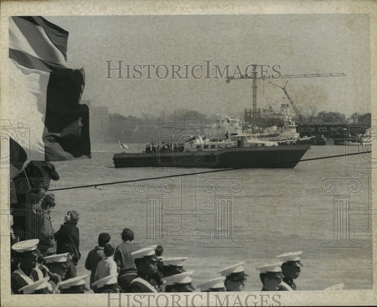 1971 Carnival Parade - Historic Images
