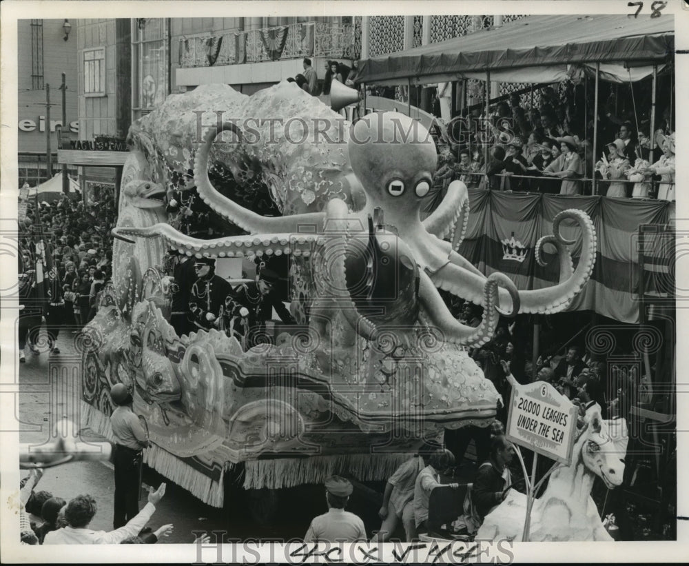 1972 Carnival Parade - Historic Images