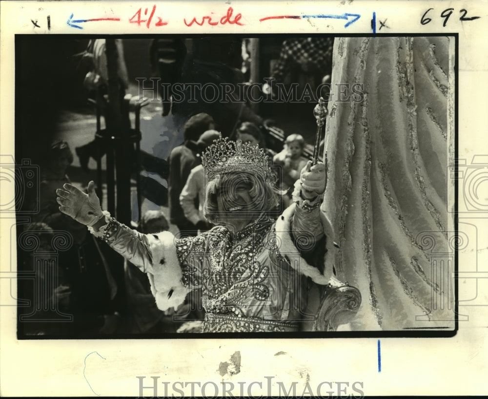 1980 Carnival Parade - Historic Images