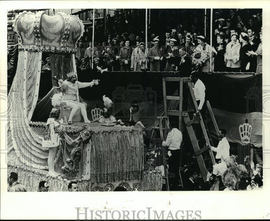 1989 Carnival Parade - Historic Images
