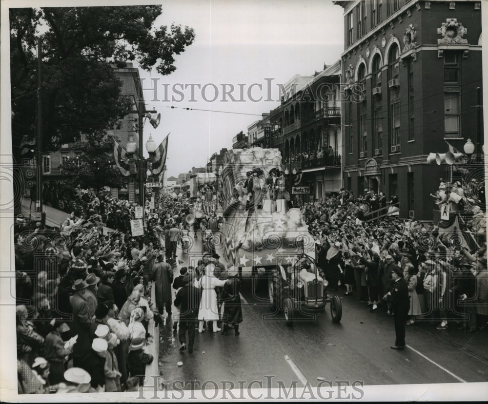 1955 Carnival Parade - Historic Images