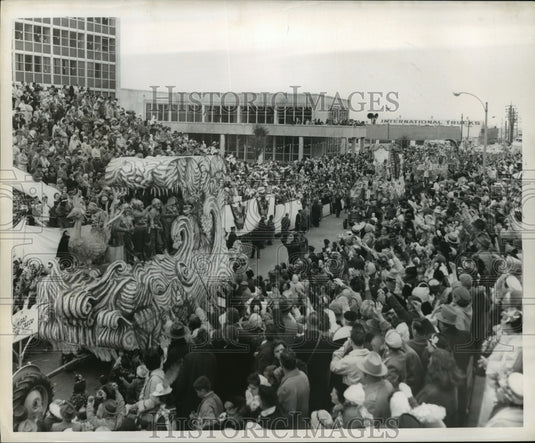 1960 Carnival Parade - Historic Images