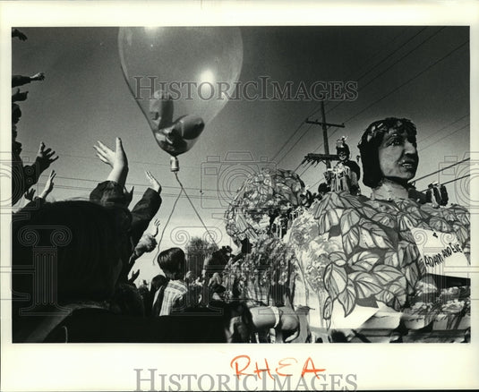 1980 Carnival Parade - Historic Images