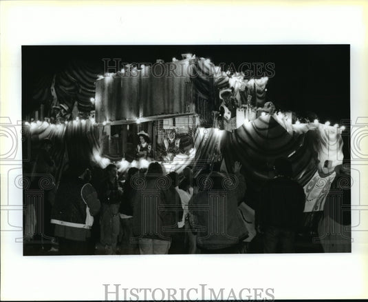 1995 Carnival Parade - Historic Images
