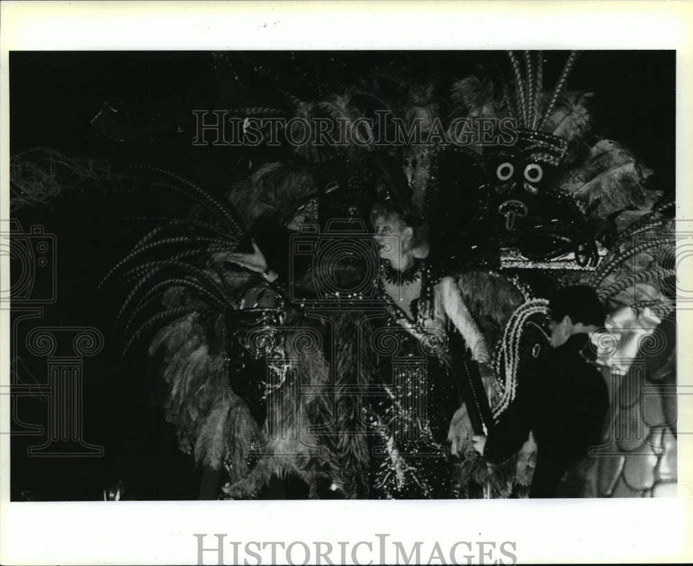 1995 Carnival Parade Float in Krewe of Shangri - Historic Images