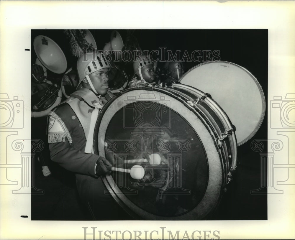 1990 Carnival Parade - Historic Images