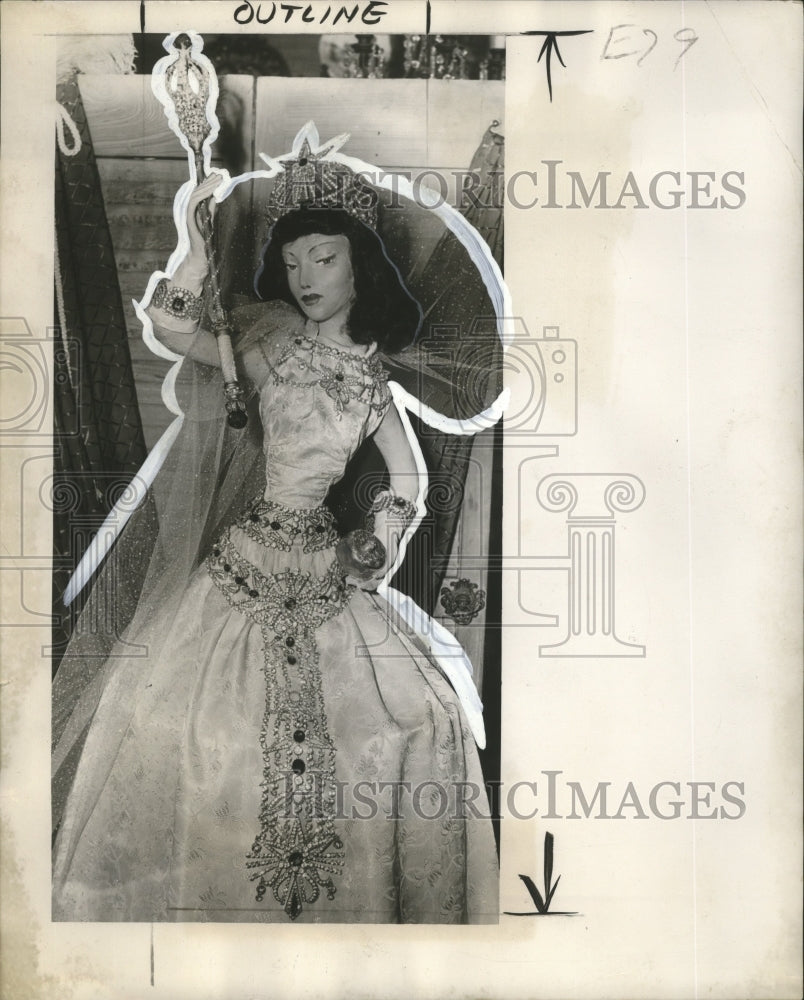 1954 Jewels &amp; Gown Worn by Mrs. H. Woodward as Rex Queen at Carnival - Historic Images