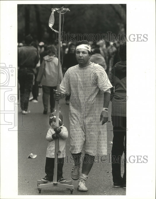 1984 Carnival Parade - Historic Images