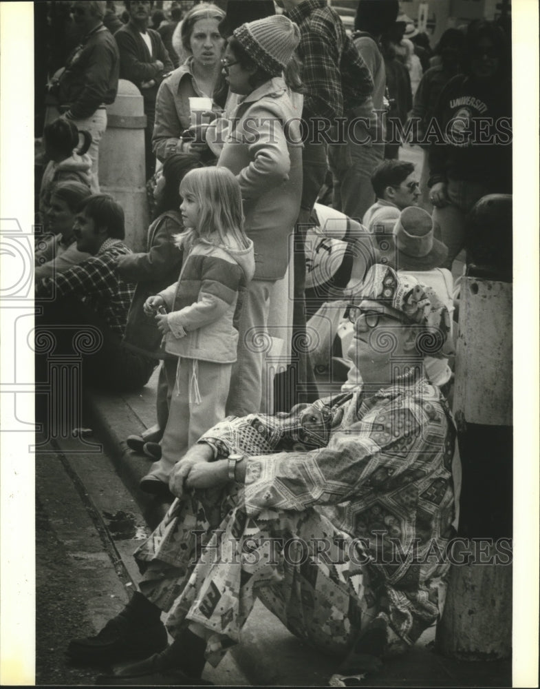 1988 Carnival Parade - Historic Images