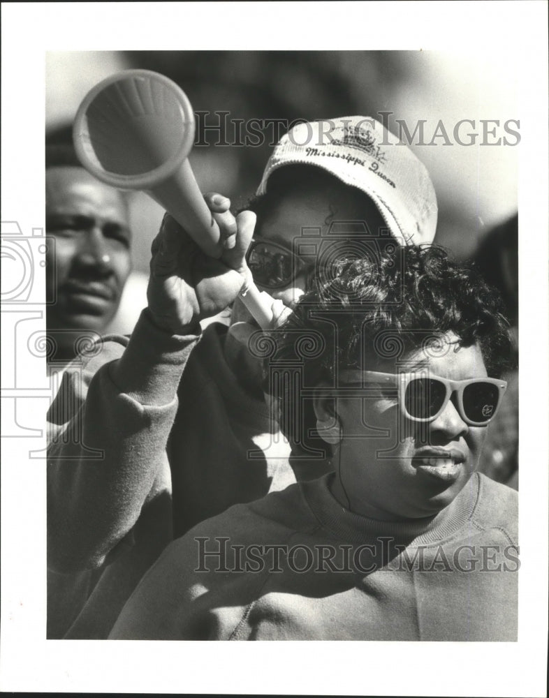 1988 Carnival Parade - Historic Images