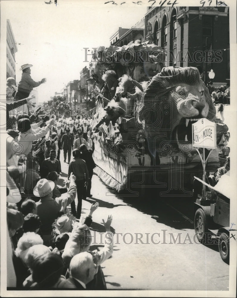 1970 Carnival Parade - Historic Images