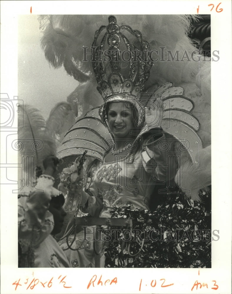 1982 Carnival Parade - Historic Images