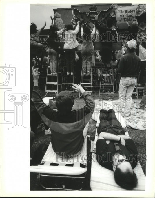 1991 Brien Barbazon and Cary Burris watch the Rex Mardi Gras parade - Historic Images
