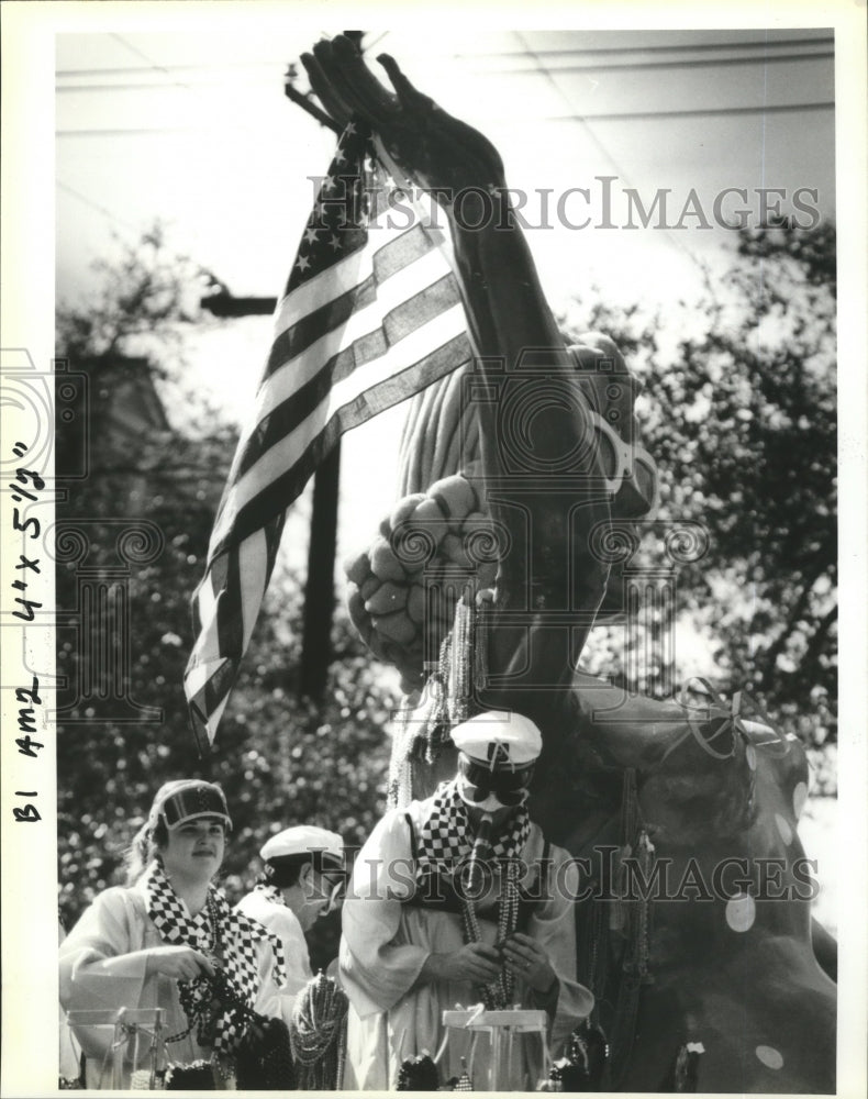 1991 bikini - Historic Images