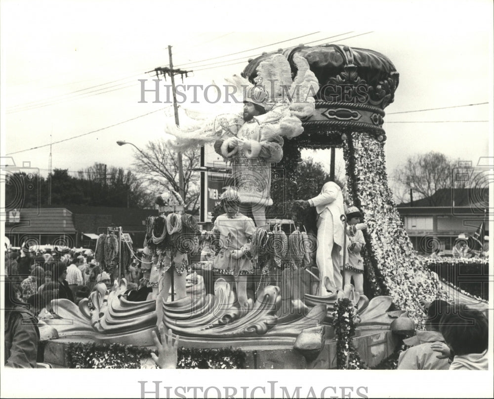 1980 Carnival Parade - Historic Images