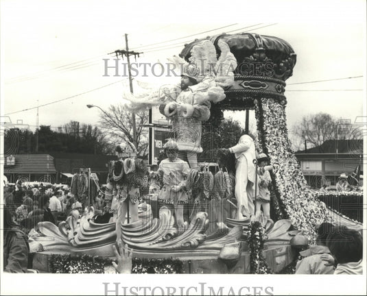 1980 Carnival Parade - Historic Images