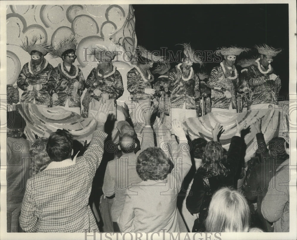 1974 Carnival Parade - Historic Images