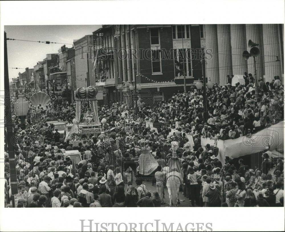 1981 Carnival Parade - Historic Images