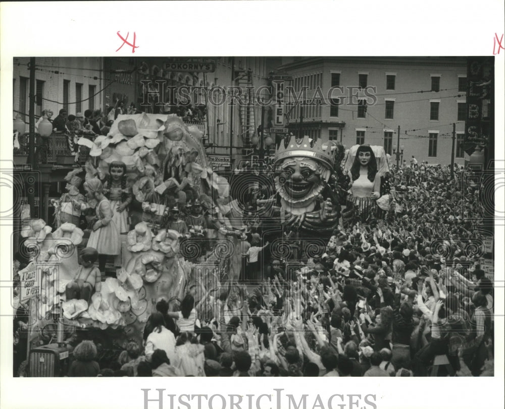 1981 Carnival Parade - Historic Images