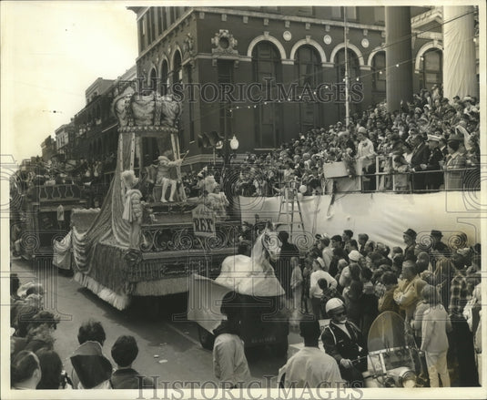 1966 Carnival Parade - Historic Images