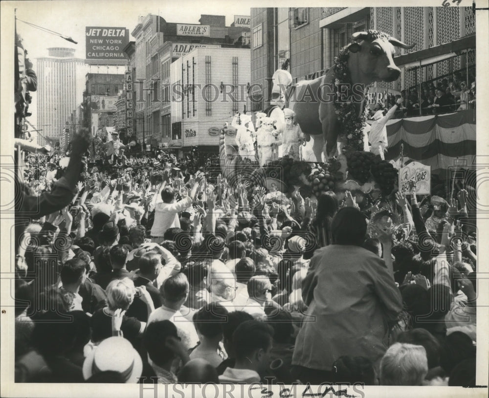 1968 Carnival Parade - Historic Images