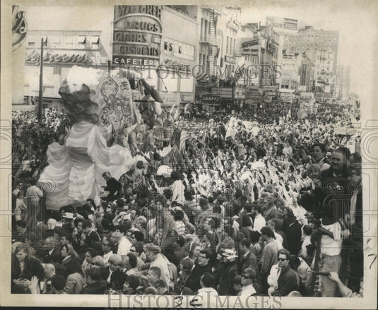 1968 Carnival Parade - Historic Images
