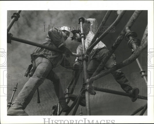 1991 Kenny Kueker & Paul Dichiara Construct Stand for Mardi Gras - Historic Images