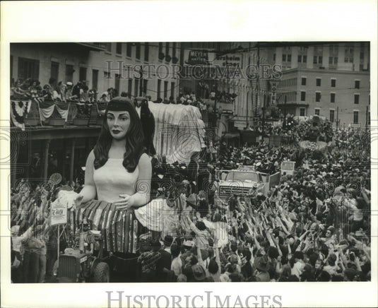 1981 Carnival Parade - Historic Images