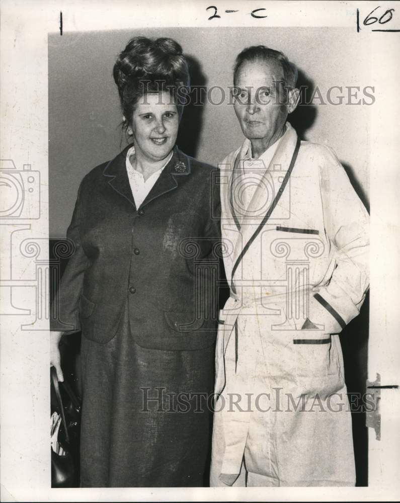 1970 Press Photo William Taylor, heart transplant patient, wife at Ochsner Hosp. - Historic Images