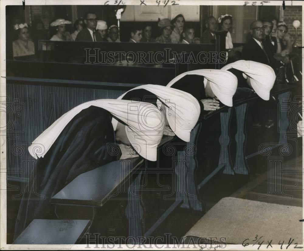 1960 Press Photo Two-year novices prepare for vows, and black veil - nod02259 - Historic Images