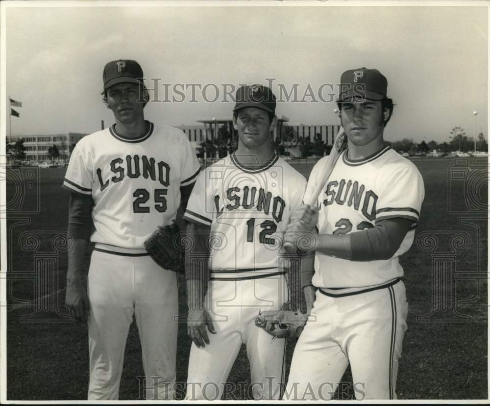 1972 Press Photo Hitting Pitchers on LSUNO Baseball Team - Historic Images