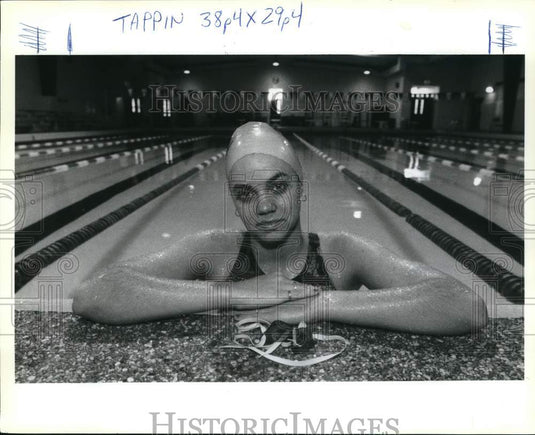 1990 Press Photo Swimmer Ashley Tappin, Athlete of the Year for East Jefferson- Historic Images