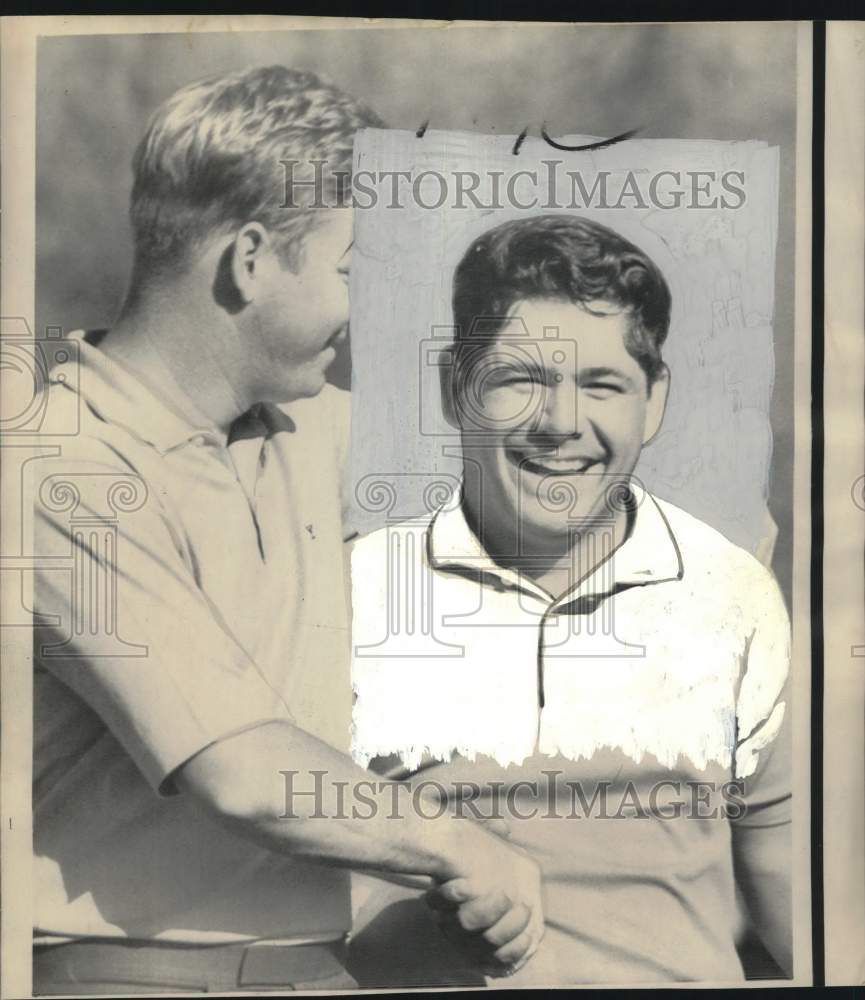 1968 Press Photo Lee Trevino congratulated by Bert Yancey at the U.S. Open.- Historic Images