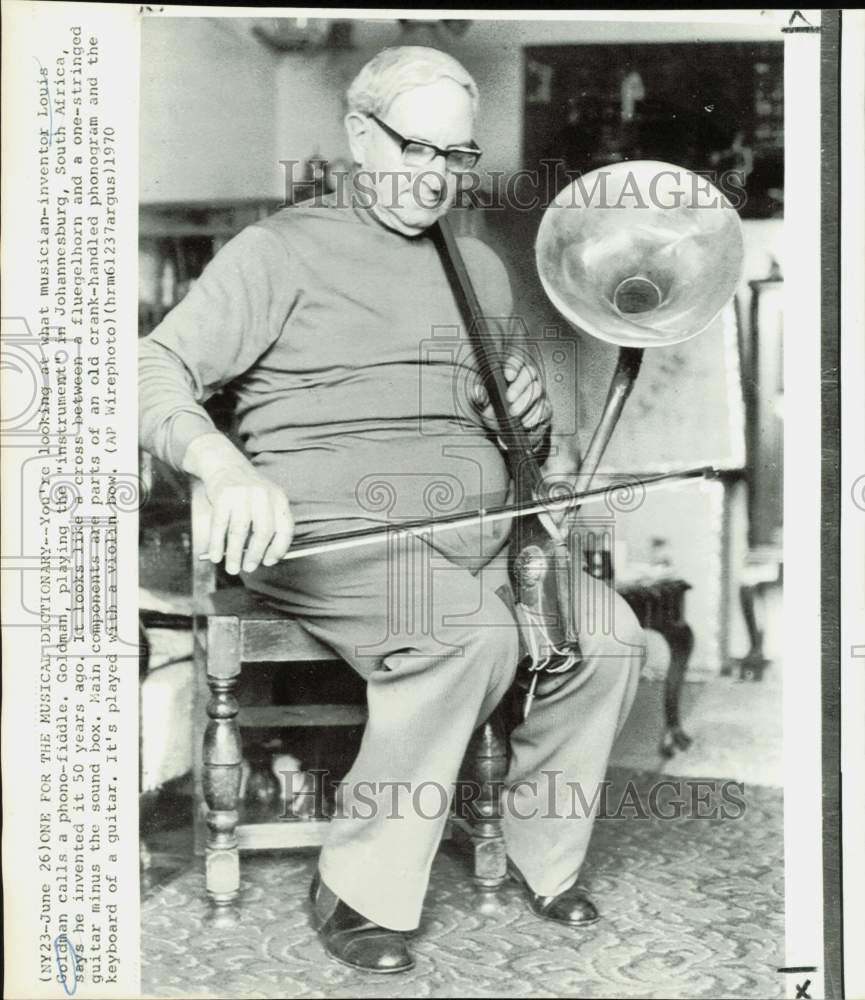 1970 Press Photo Musician-inventor Louis Goldman with phono-fiddle, Johannesburg- Historic Images