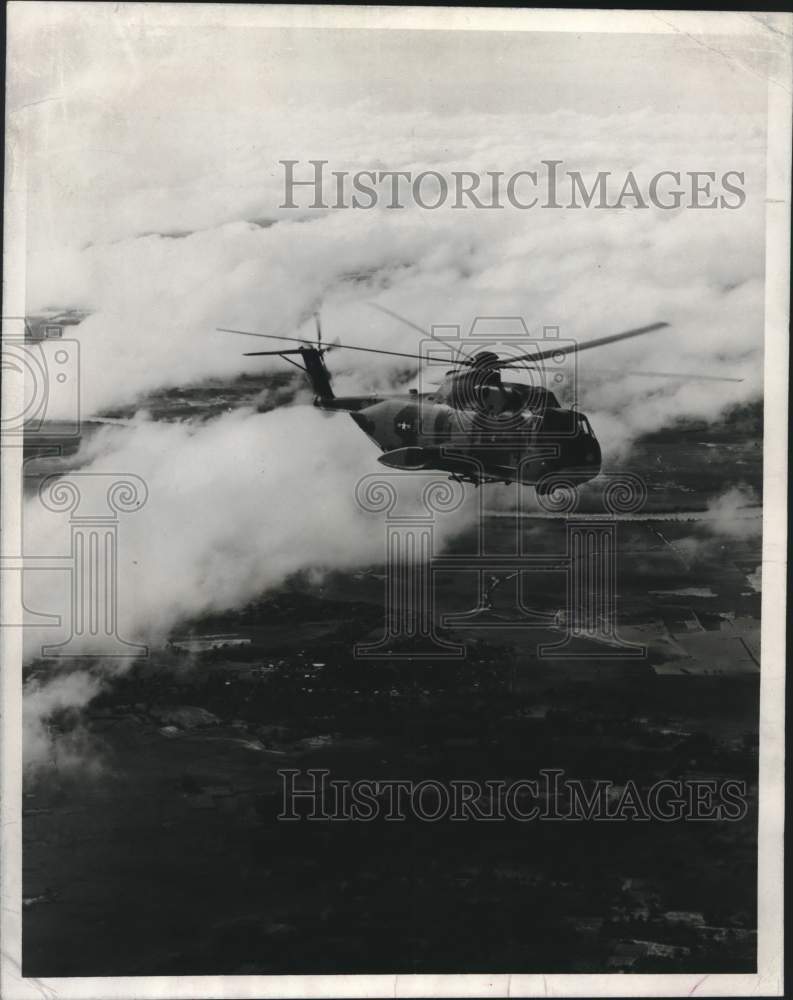 1967 Press Photo Air Force HH-3E Jolly Green Giant Rescue Helicopter flying - Historic Images