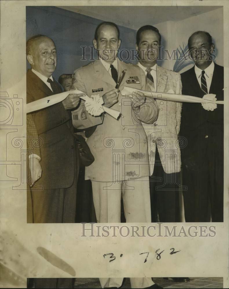 1961 Arthur Meyer with Lakewood Country Club dedication delegates-Historic Images