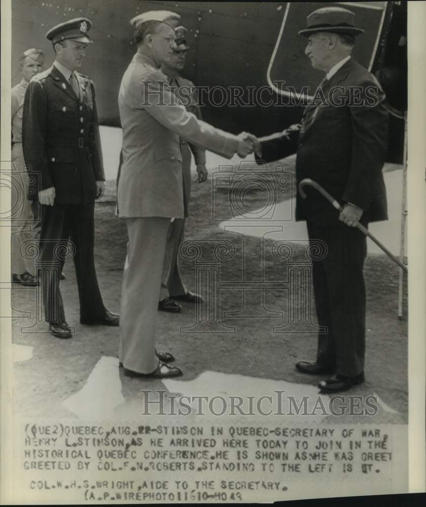 1943 Press Photo Colonel F. N. Roberts greets Secretary of War Henry L. Stinson - Historic Images