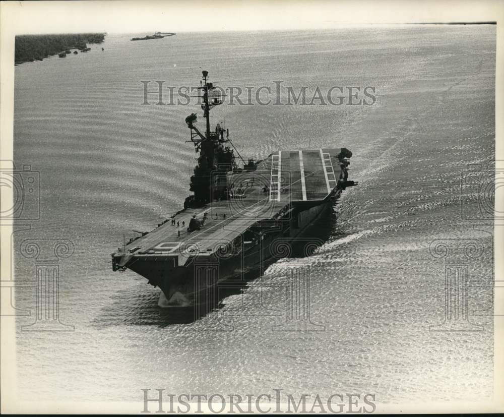 1967 Press Photo Air View of USS Lexington Approaching New Orleans - nom12054- Historic Images