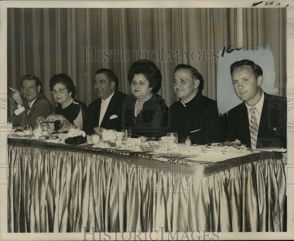 1968 Press Photo Representative Edward H. Booker seated at table with others-Historic Images